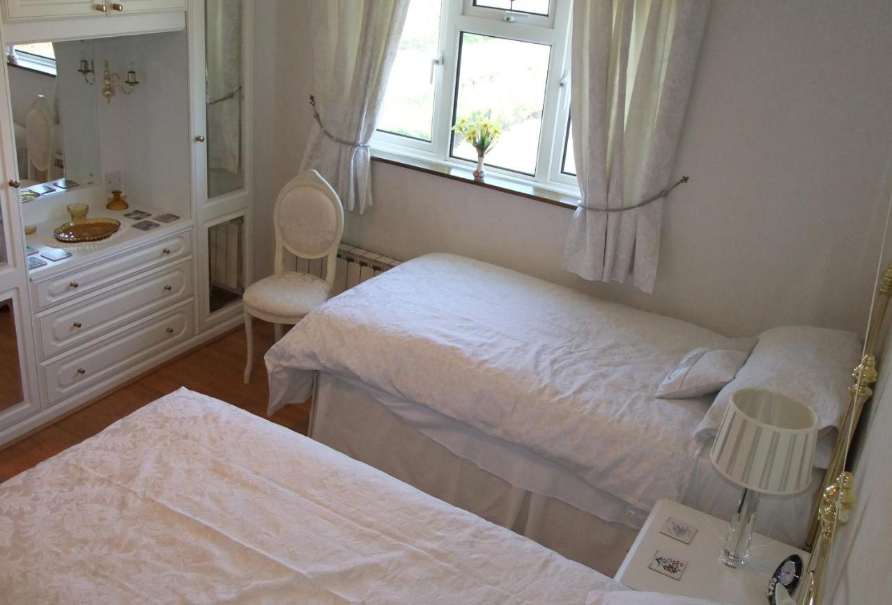 Bed and Breakfast Erw-Lon Farm Pontfaen Zewnętrze zdjęcie