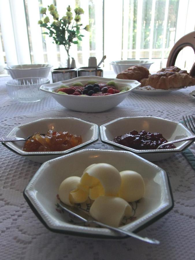 Bed and Breakfast Erw-Lon Farm Pontfaen Zewnętrze zdjęcie