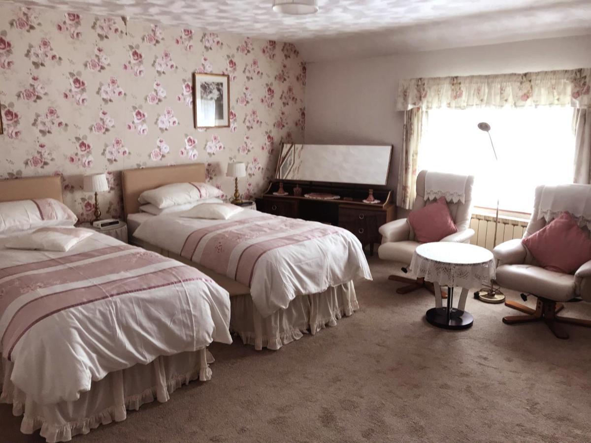 Bed and Breakfast Erw-Lon Farm Pontfaen Zewnętrze zdjęcie