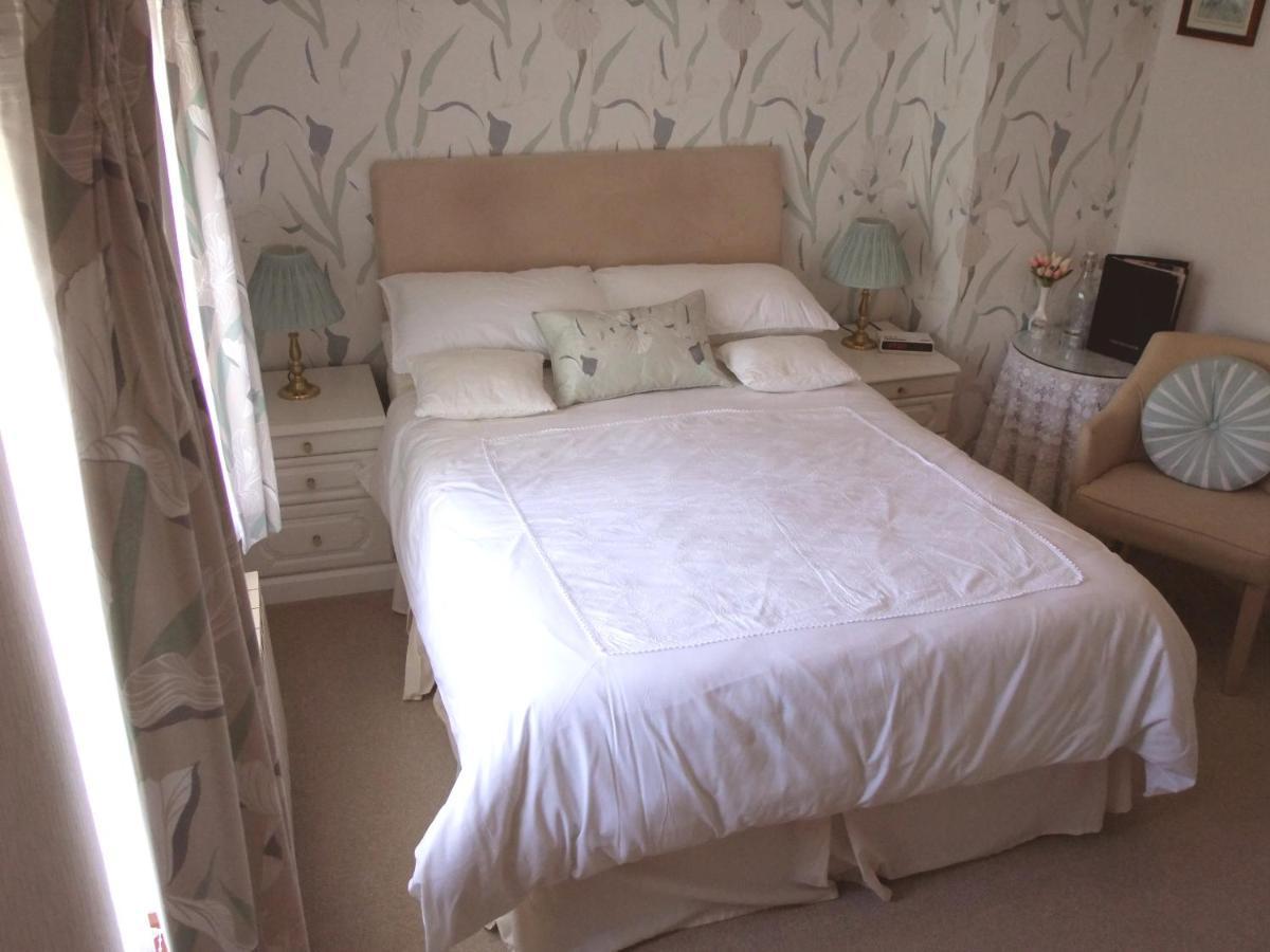 Bed and Breakfast Erw-Lon Farm Pontfaen Zewnętrze zdjęcie